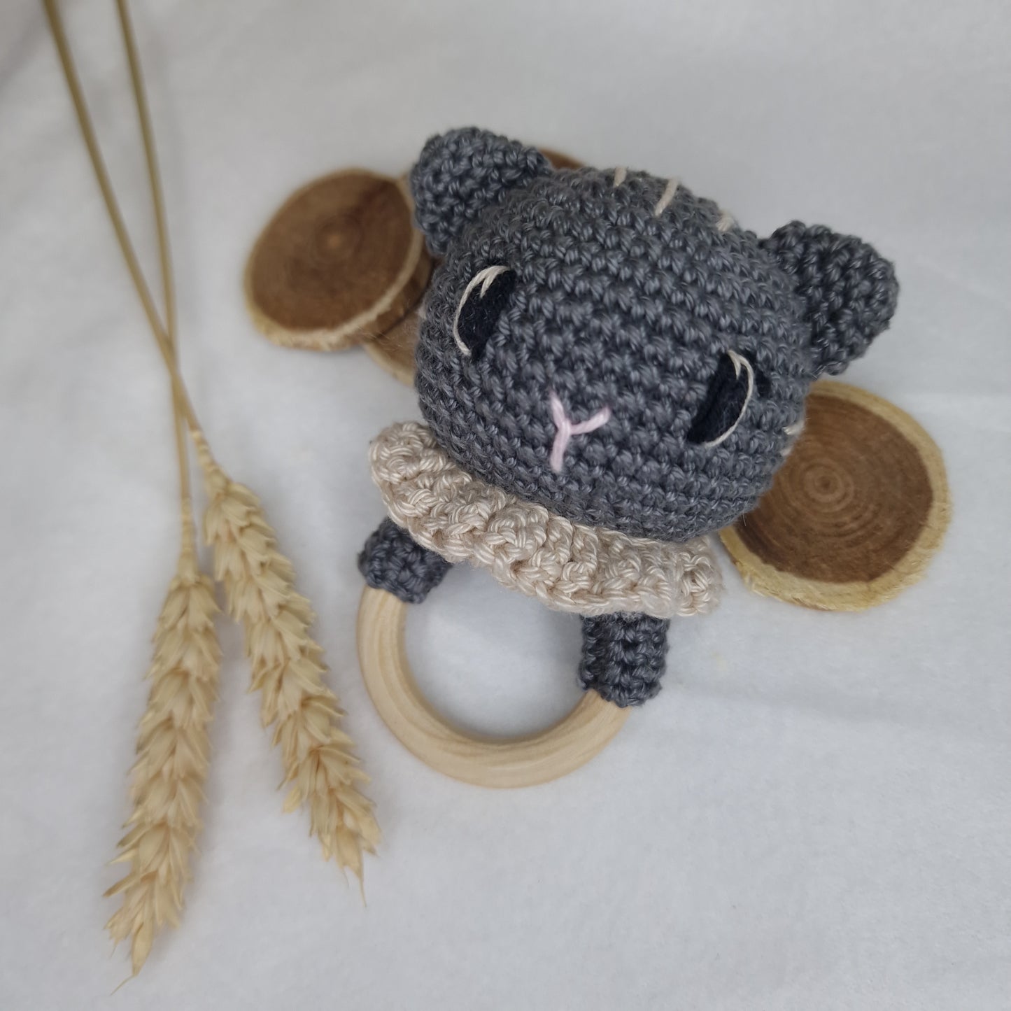 Perle le hochet Chat