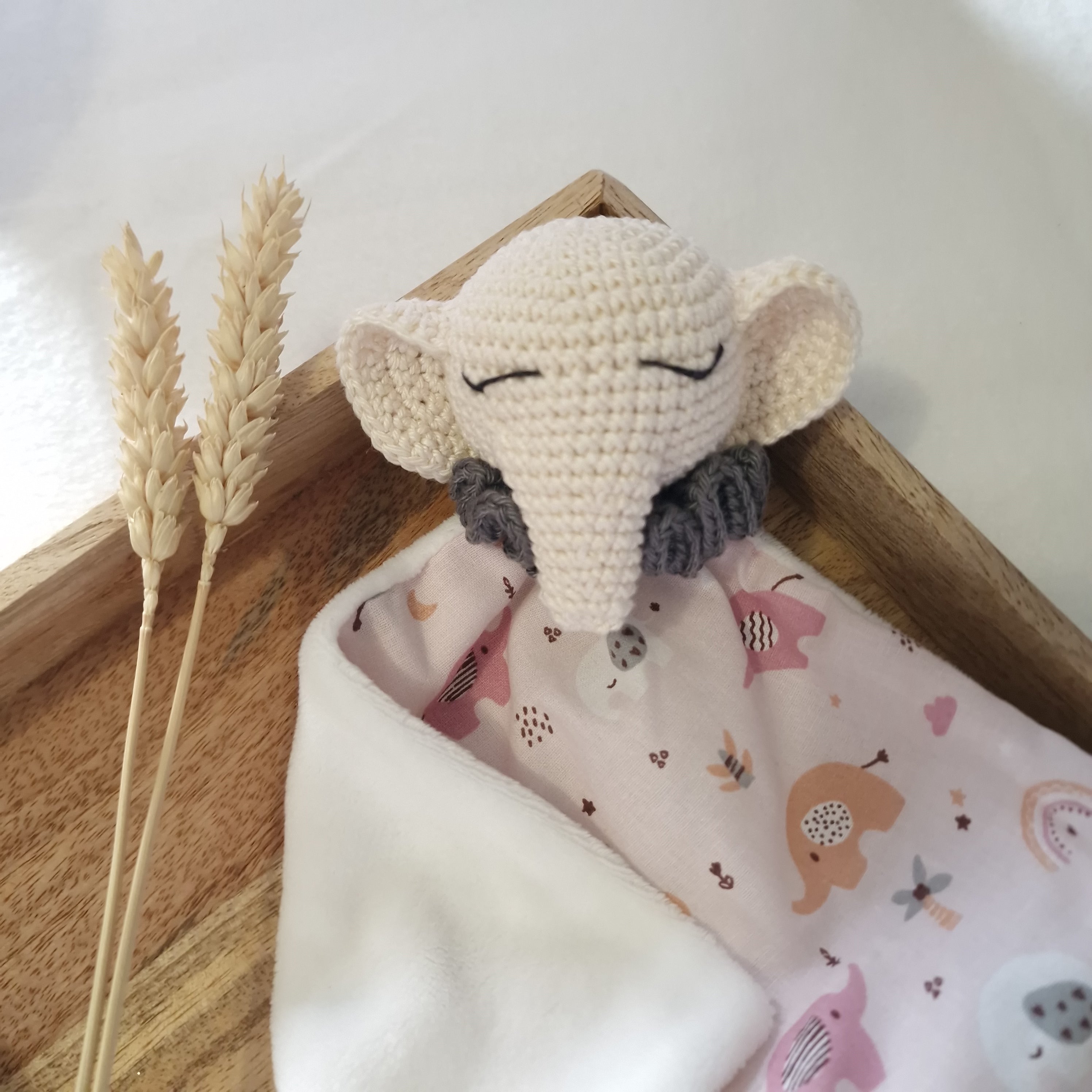 Doudou Elephant avec Broderie